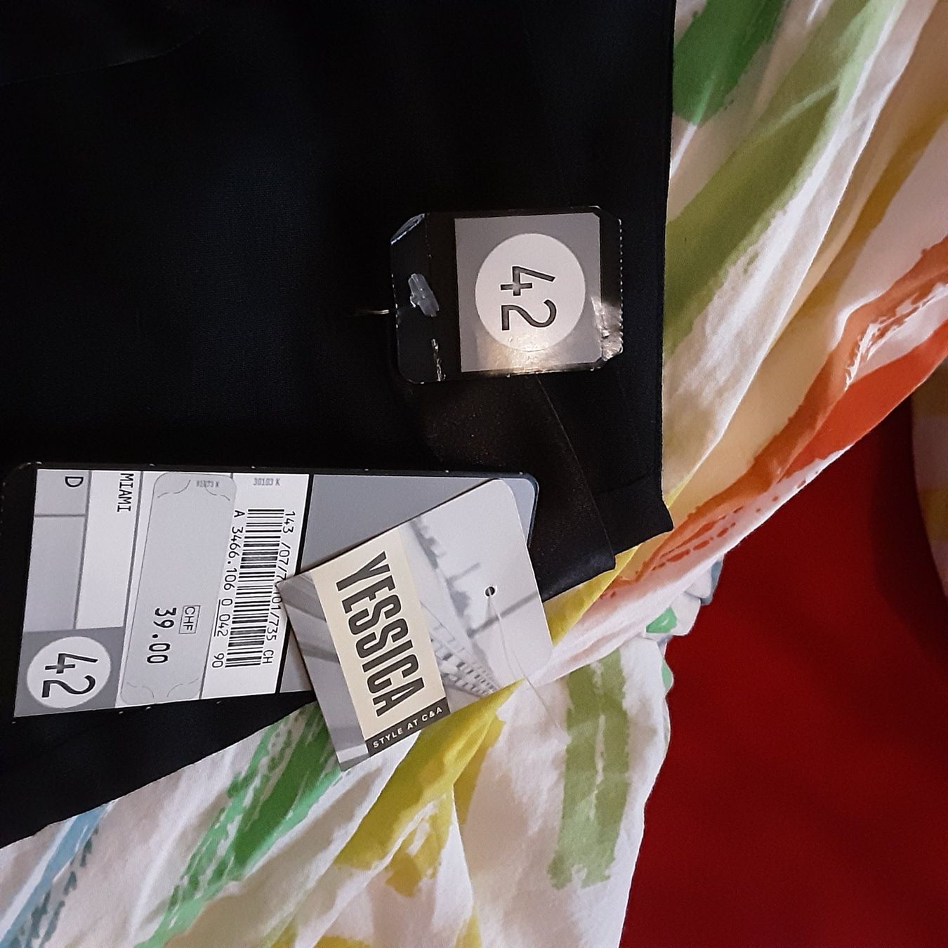 C&A Hosen: Schöne schwarze Sommerhose Grösse 42 – Neu und originalverpackt aus Ebnat-Kappel von Youssou