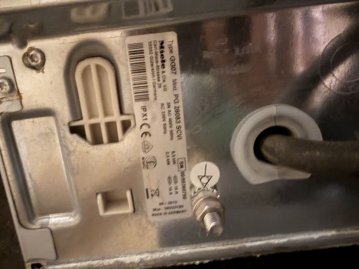 Miele Machines à laver la vaisselle: Miele Commercial Dishwasher PG 8083 SCVi – D'occasion à Blankenburg par see-LA 2