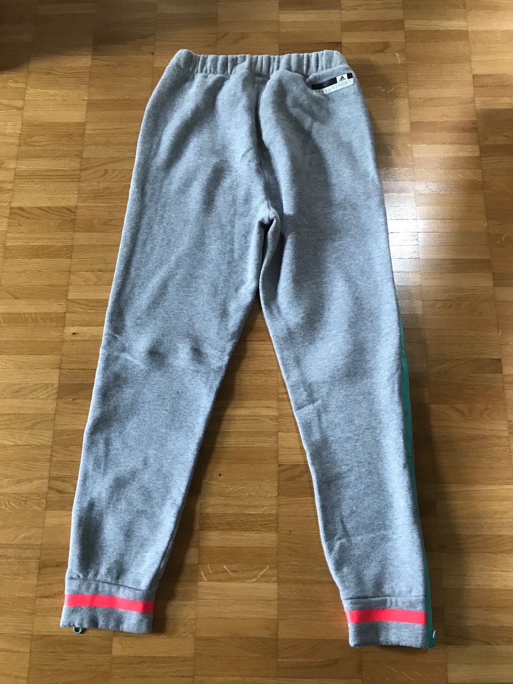 Adidas Pantaloni: ADIDAS Trainerhose Gr 34/36 – Usato da St. Margrethen SG venduto da kellenbh 1