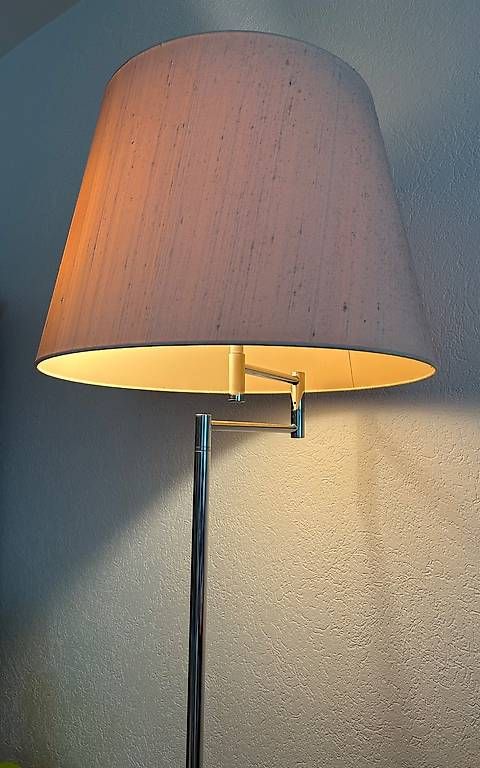 Lampes: Stehlampe mit Stoffschirm – D'occasion à Oberlunkhofen par HelenOL 1