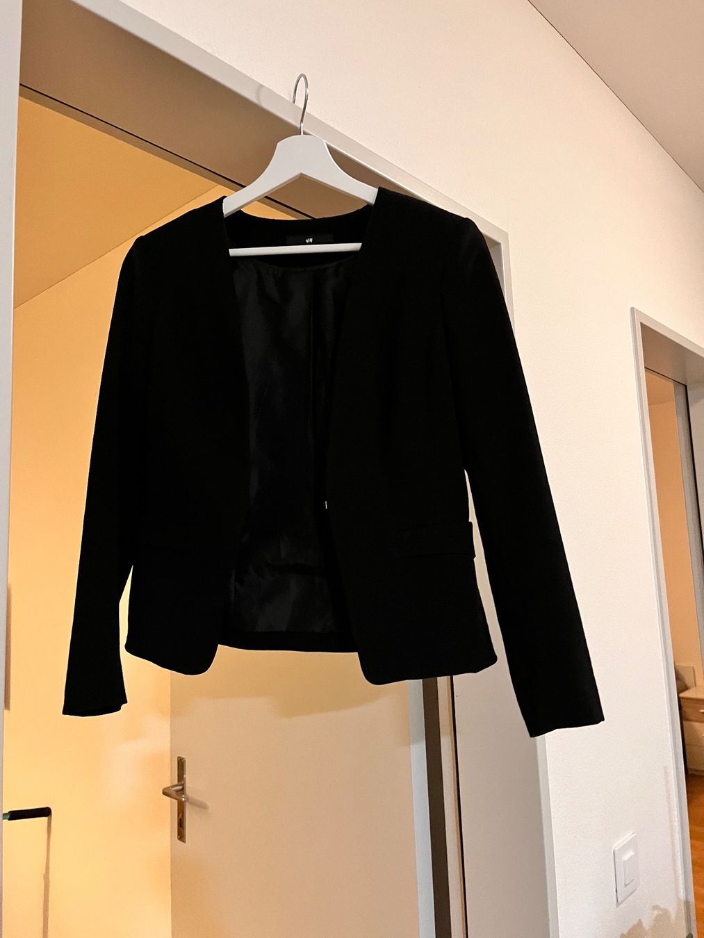 Lotti di vestiti: H&M black blue blazer 36 – Usato da Affoltern am albis venduto da onlyrose123 1