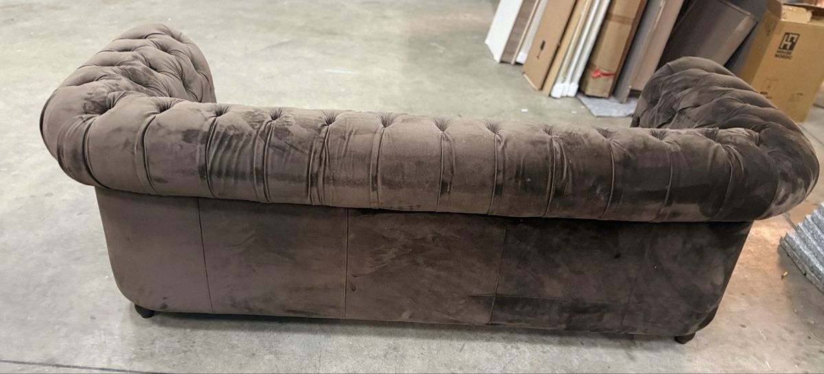 Chesterfield Divani: Sofa Chesterfield Samt Stoff – Usato da Adliswil venduto da Relsip 2