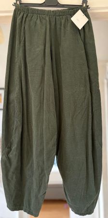 PANTALONS EN FIN VELOURS! M NOUVEAUTÉ 2026/27