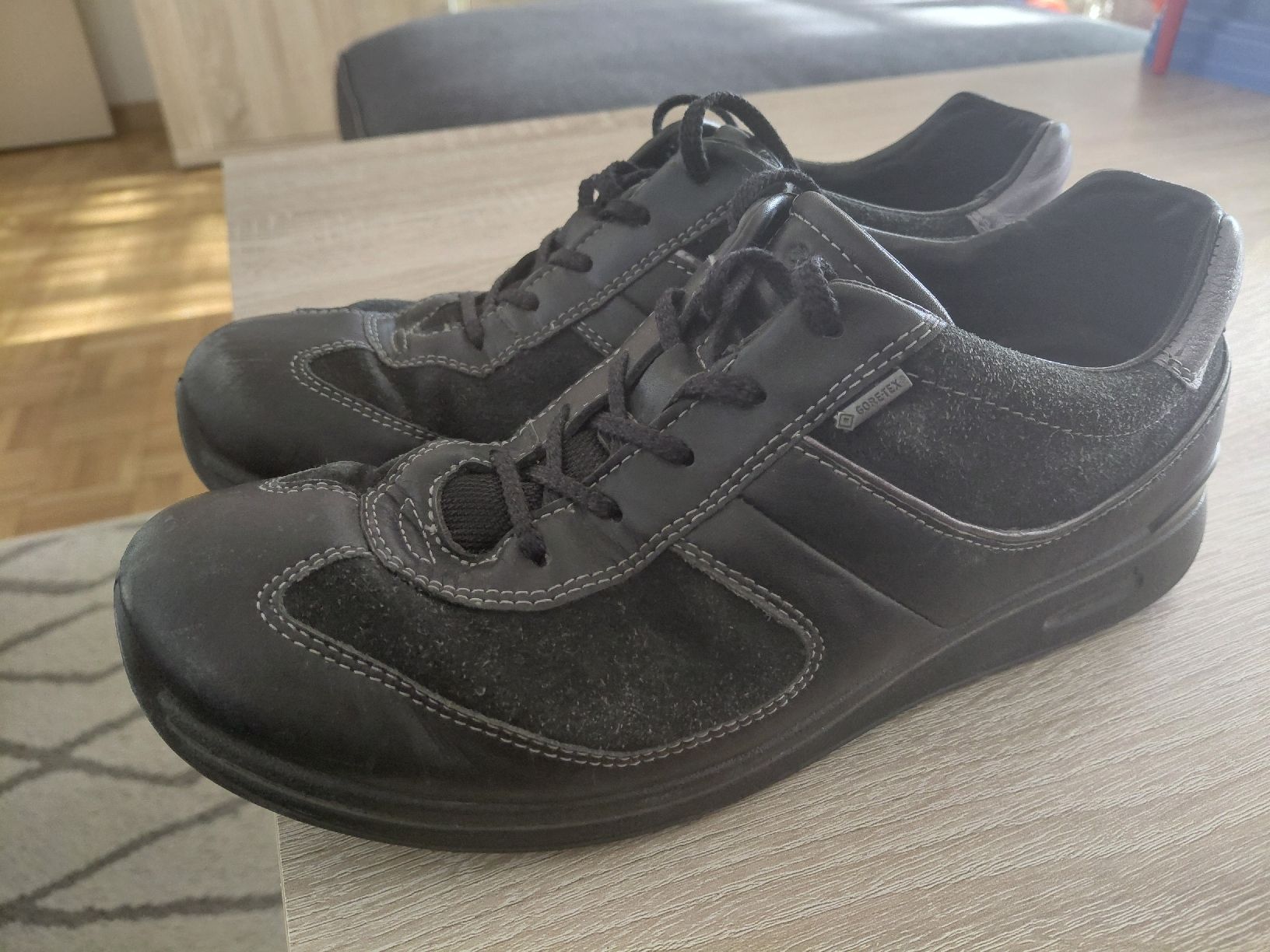 Scarpe da donna: SEHR ELEGANTER DAMENSCHUH – Usato da Embrach venduto da avesi 1