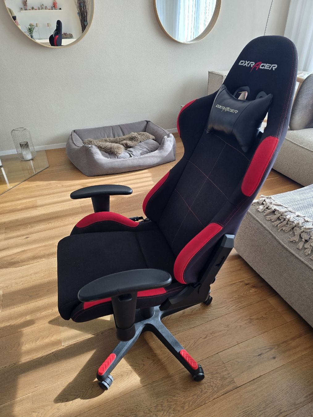 DXRacer Sedie: Gamingstuhl DXRacer schwarz/rot – Usato da Jona venduto da Raltorfer 2