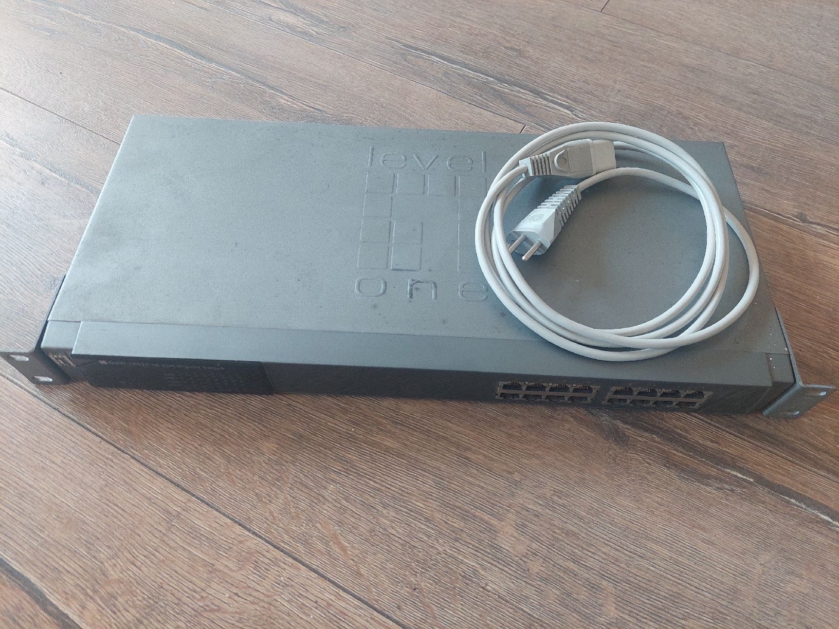 Hub & Switch: LevelOne 16-Port Gigabit Switch – Usato da Niedergösgen venduto da Lene1805 1