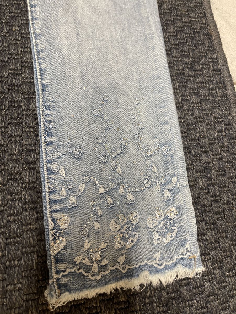 Jeans: Helle strechjeans 7/8 gr L/40 – Usato da Bad Zurzach venduto da Cuore34 1