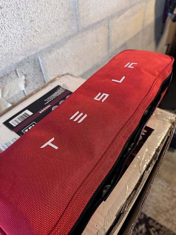 Kit di pronto soccorso: Kit urgence tesla – Nuovo e nell'imballaggio originale da La Sagne NE venduto da Veraroby17