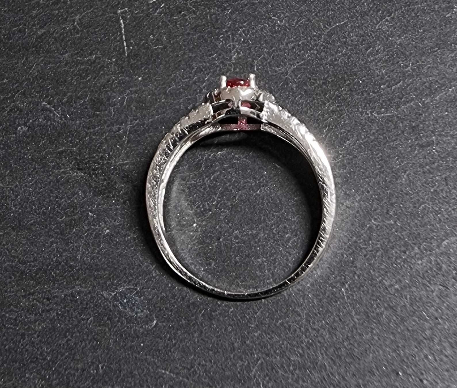 Anelli: Bague argent 925 et Zircons rouge et blanc – Nuovo (secondo la descrizione) da Veyrier venduto da Leilazizou 2