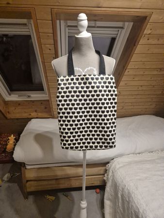 Stofftasche schwarz weiss Katzenmuster gebrauchter Zustand