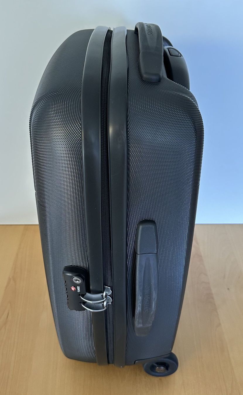 Samsonite Valigie: Samsonite - Bright Lite Diamond Upright 55/20 – Usato da Dielsdorf venduto da Empowered 1