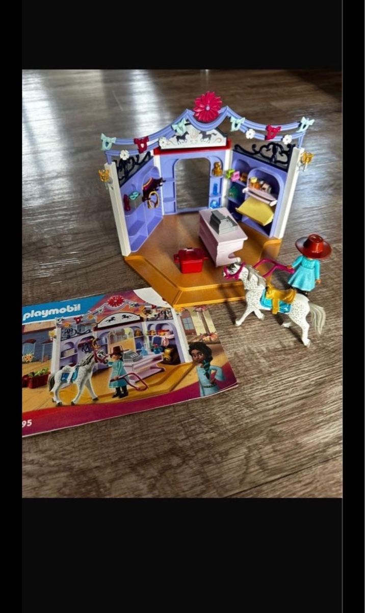 Playmobil Giocattoli: Playmobil Reiterladen  – Usato da Gähwil venduto da anjaoppermann