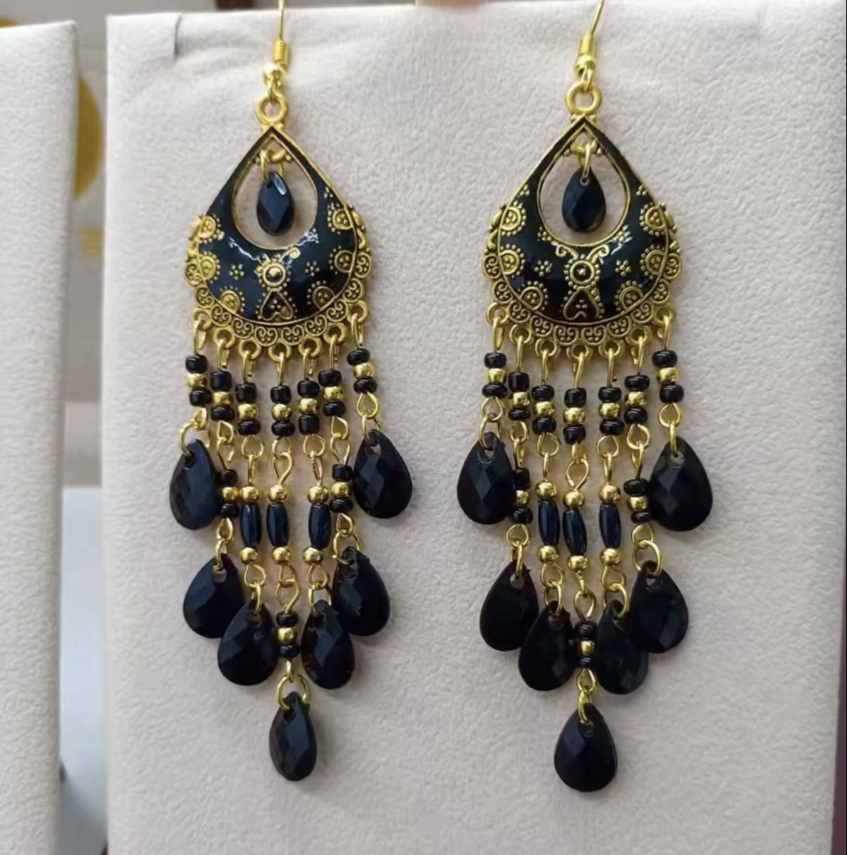 Ohrringe & -stecker: Boucles d’oreilles  – Neu und originalverpackt aus Châtel-St-Denis von Diamond-Mountain 1