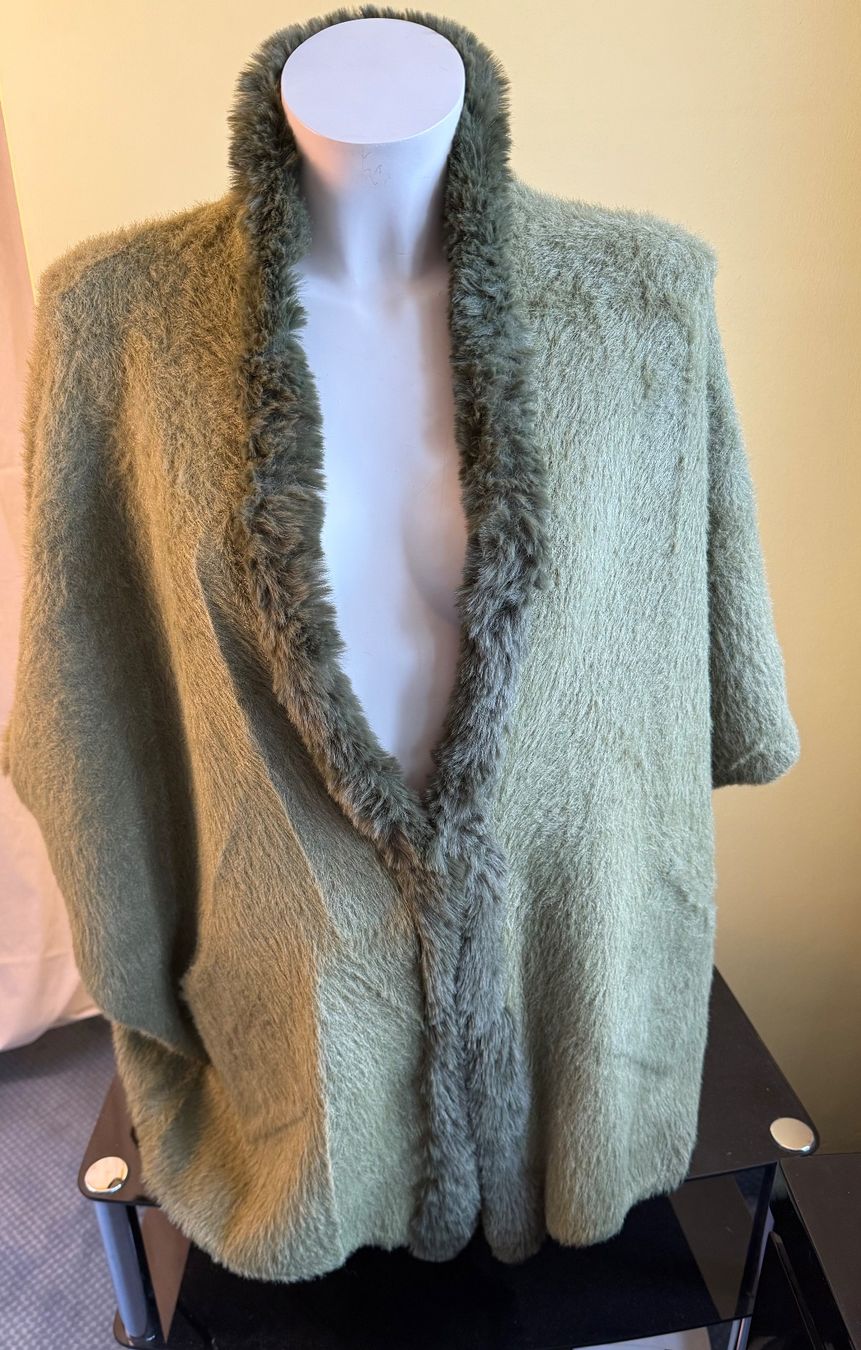 Altro in Moda donna: Tolles Poncho der Marke Leonardo – Usato da Pfäffikon ZH venduto da Margot1
