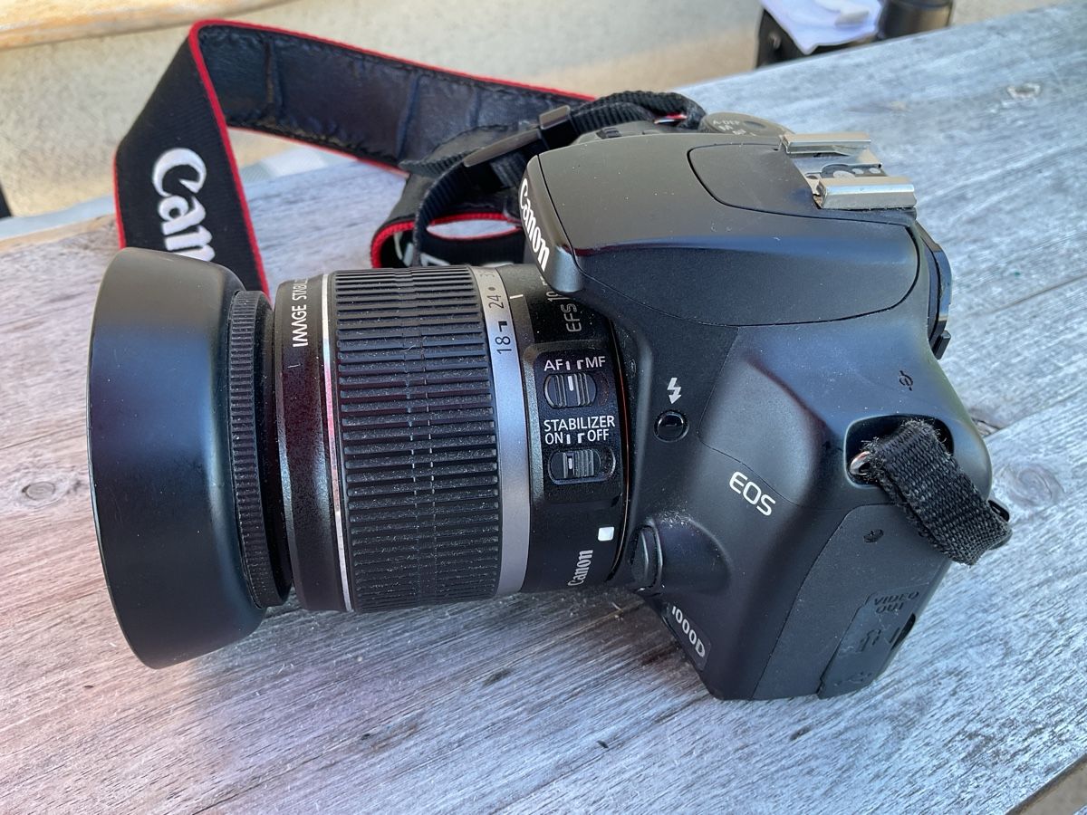 Canon Fotocamera: Canon EOS 1000D: Digitale Spiegelreflexkamera mit Objektiv – Usato da Thalwil venduto da Kleiber50 2