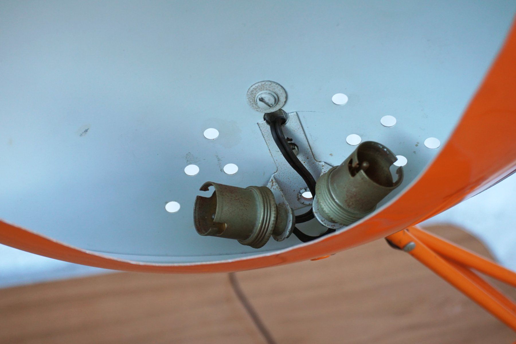 Lampade: Lampe industrielle – Usato da Ependes VD venduto da Cartonabanane 7