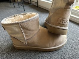 UGG boots femme taille 41 beige