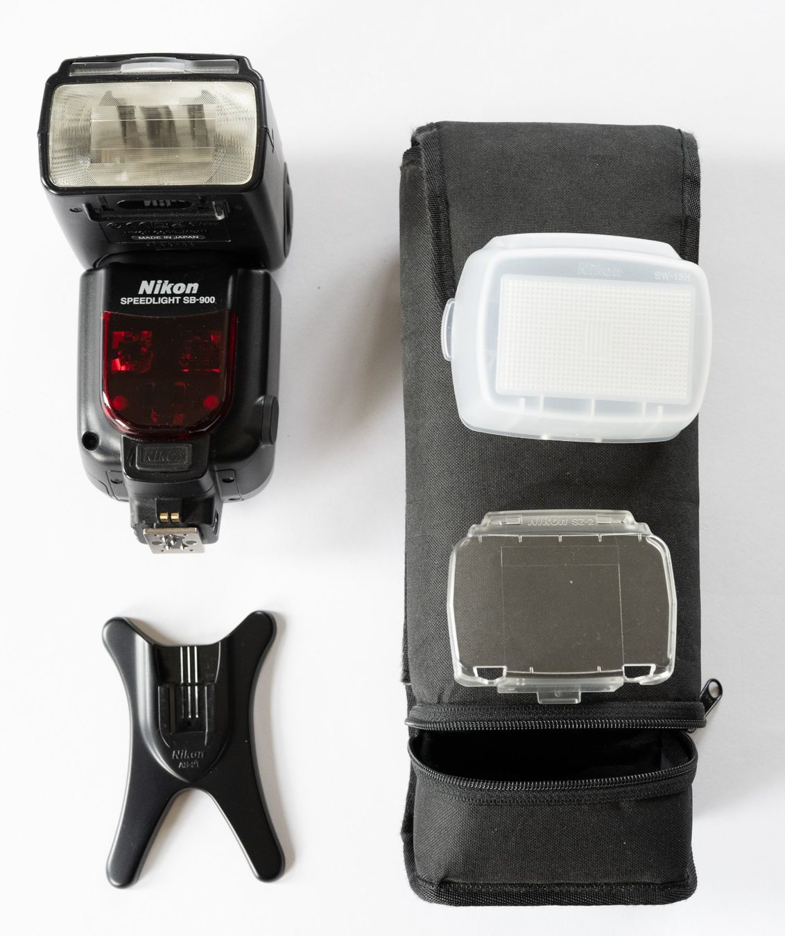 Nikon Flash: Nikon SB 900 Blitz – Usato da Zürich venduto da Sapsara