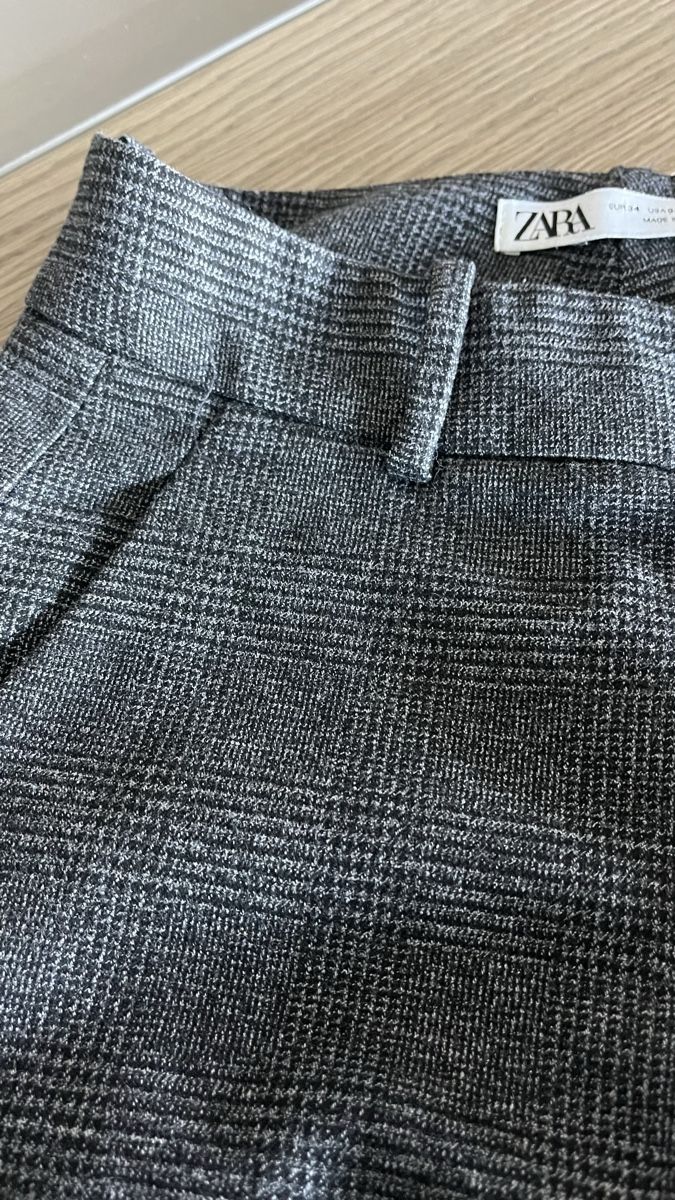 Zara Pantaloni: Zara Checkered Trousers Grey Size 34 – Usato da Tannay venduto da EllaSF 1