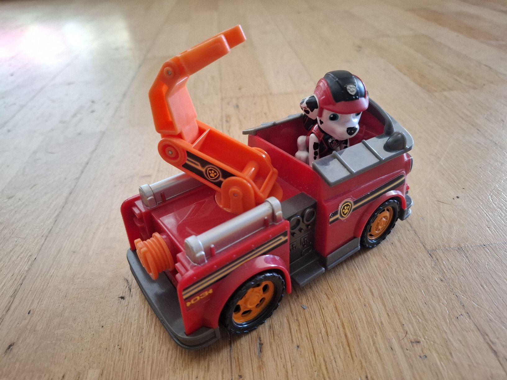 Spielzeuge: Paw Patrol Marshall Feuerwehrauto mit Figur – Gebraucht aus Biel/Bienne von AvasTheGreatest 4