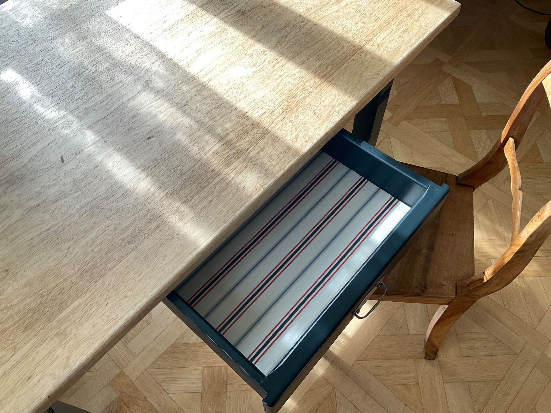 Tavoli: Antiker Tisch mit Schublade, restauriert – Usato da Schönholzerswilen venduto da SommerhausFurniture 6