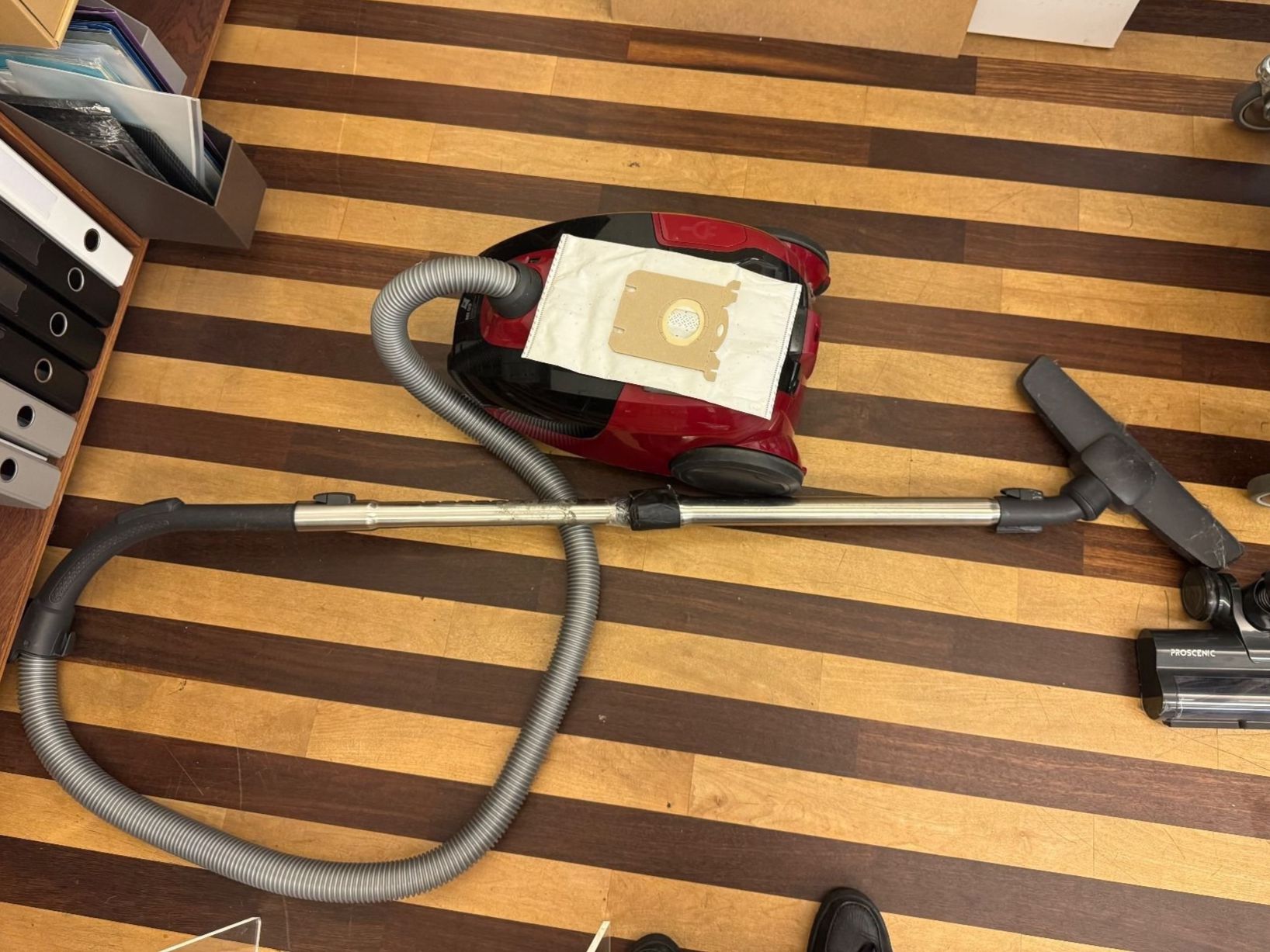 Staubsauger & Zubehör: Vacuum Cleaner – Gebraucht aus Zürich von jul_f52d