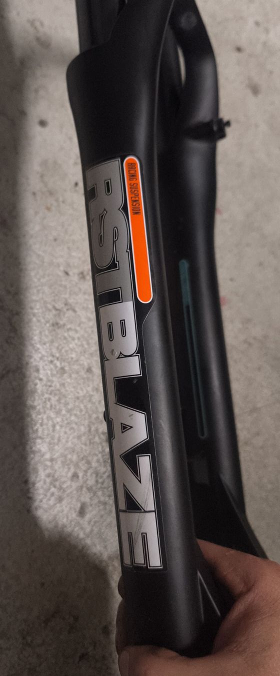 Pièces détachées: RST BLAZE Federgabel gebraucht – D'occasion à Münsingen par Nakajima87