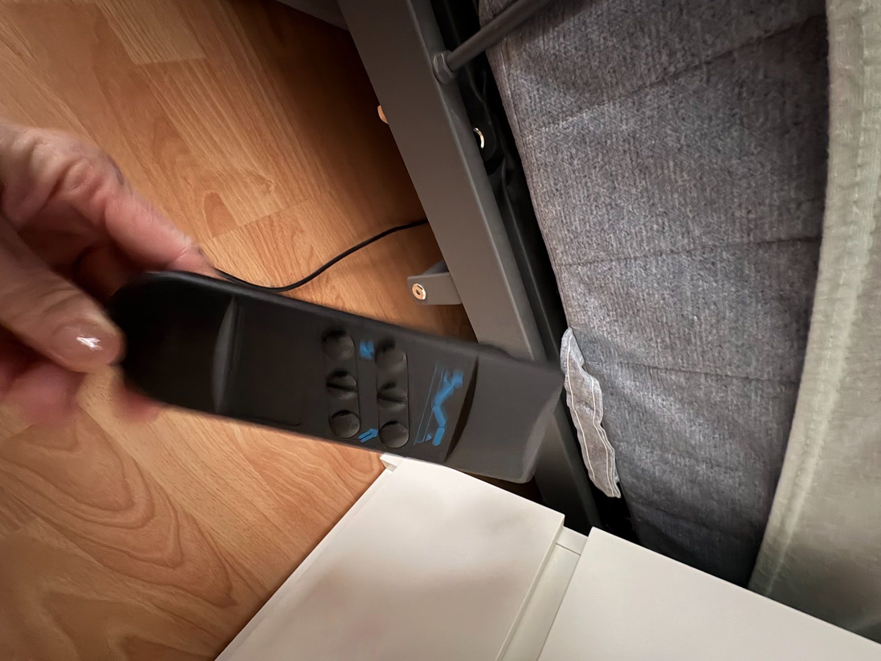 Letti: Bett 90x200, elektronisch verstellbar – Nuovo (secondo la descrizione) da Wetzikon ZH venduto da Chrysalia 3