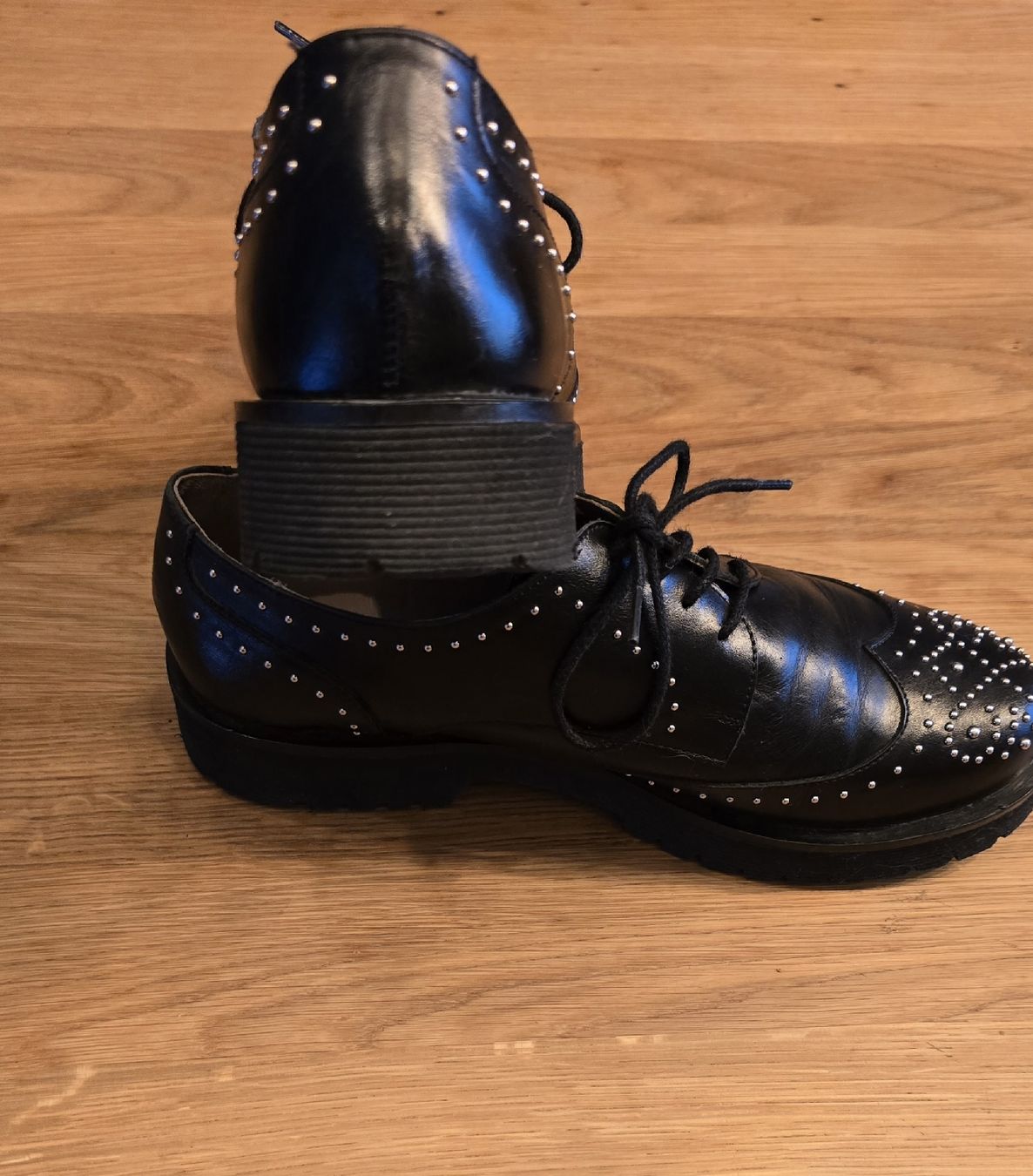 Jonak Damenschuhe: Derbies cloutés Jonak pointure 39 – Gebraucht aus Villars-Burquin von Dnanouche 2