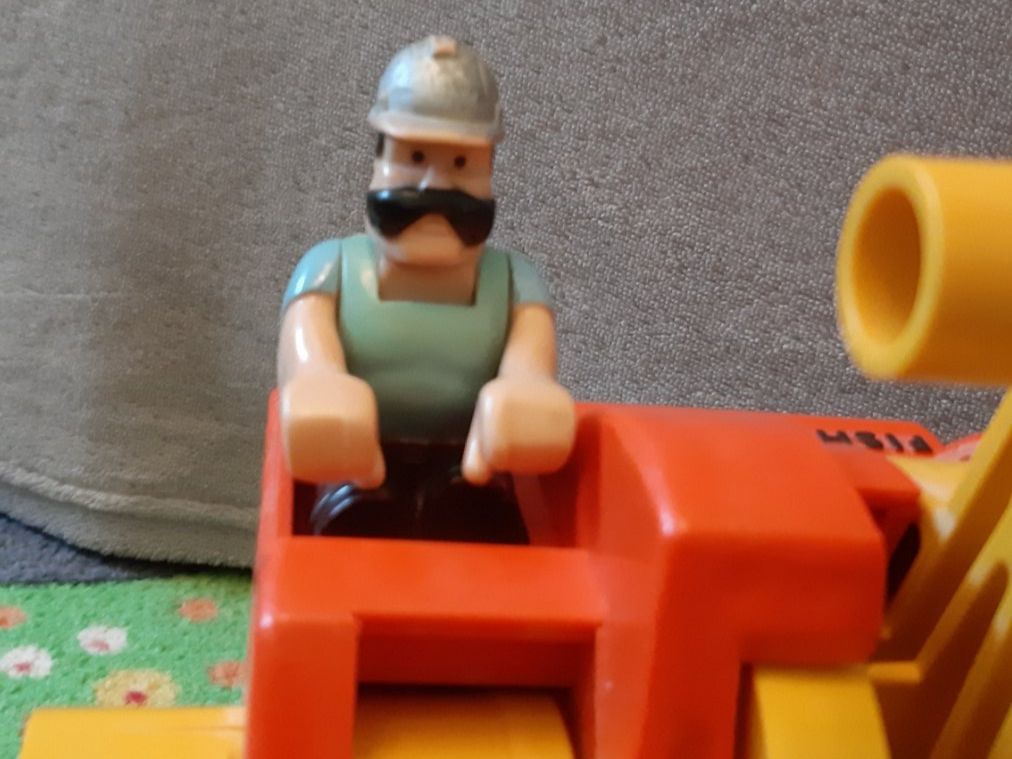 Fisher-Price Giocattoli: Fisher-Price - Bagger mit "Willi" dem Baggerführer – Usato da Rheinfelden venduto da Bistrello 5
