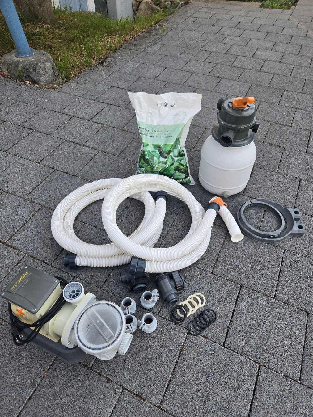 Bestway Accessoires de piscine: Poolpumpe - Sandfilteranlage – D'occasion à Derendingen par Waterfighter
