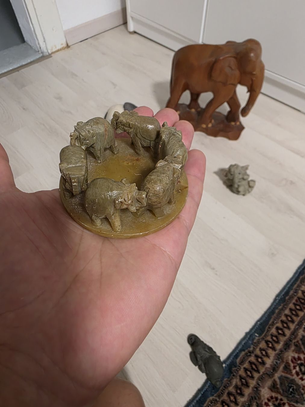 Statuette: Deko Elefanten-Sammlung verschiedene Materialien gebraucht – Usato da Schöftland venduto da Aktion56 4