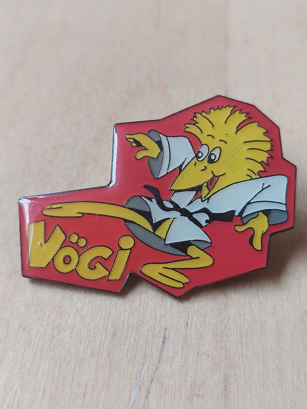 Placchette & Badge: 5 VÖGI - PIN – Usato da Gipf - Oberfrick venduto da Esnoopy 1