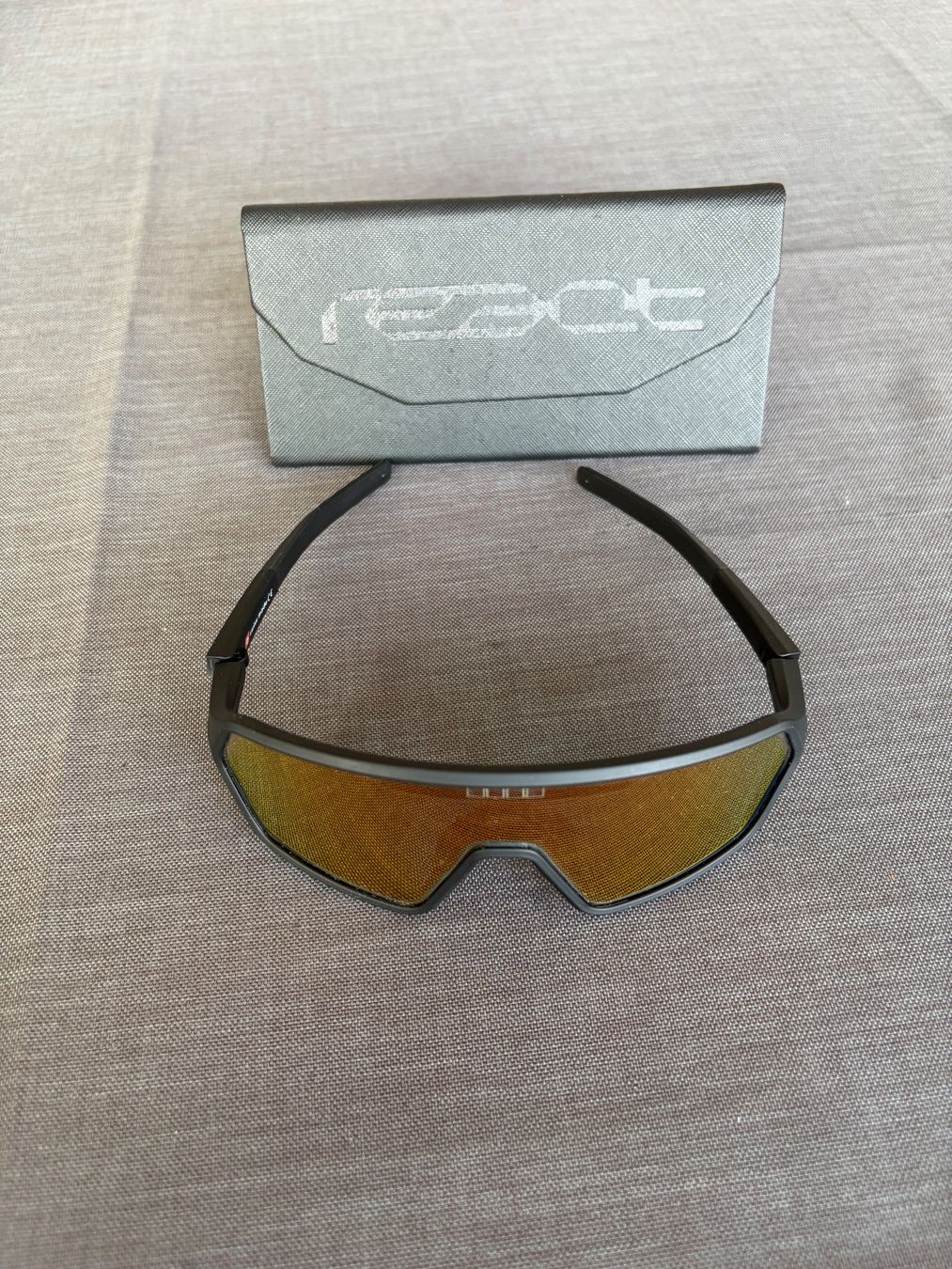 Brillen & Gläser: React Optray Rev Sonnenbrille (Regular Size) ruby/black – Gebraucht aus Besenbüren von tshirt 2