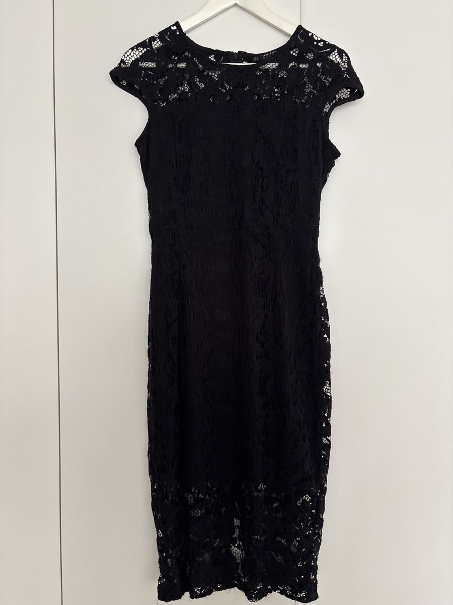 Kleider: Kleid mit Spitze schwarz – Gebraucht aus Buttisholz von Melsan