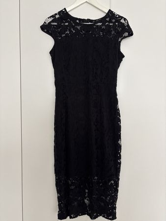 Kleid mit Spitze schwarz