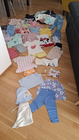 Lot de vêtements d'été fille taille 122-128 + de 50 pièces 