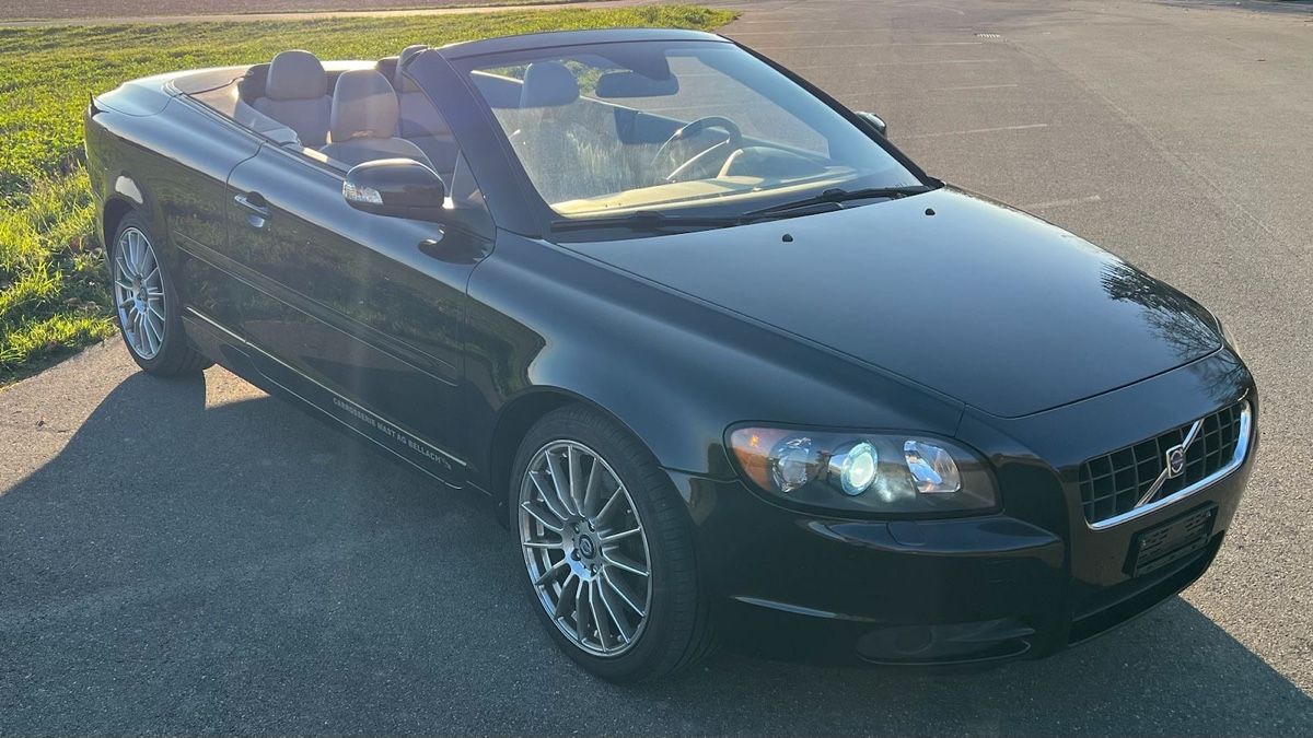 Volvo Automobili: Volvo C70 2.4i Kinetic – Usato da Bülach venduto da Aline_2000