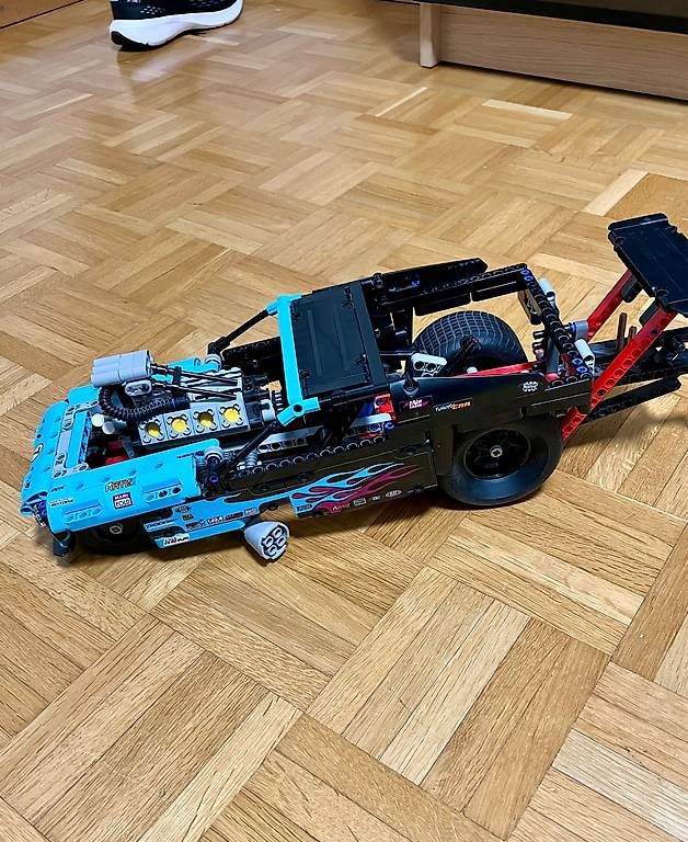 Lego Spielzeuge: Lego Technic Drag Racer 42050 – Gebraucht aus Luzern von BabaX