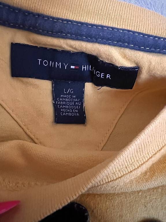 Tommy Hilfiger T-shirt: tommy Hilfiger shirt – Usato da Niederglatt ZH venduto da NICELODEON18 2
