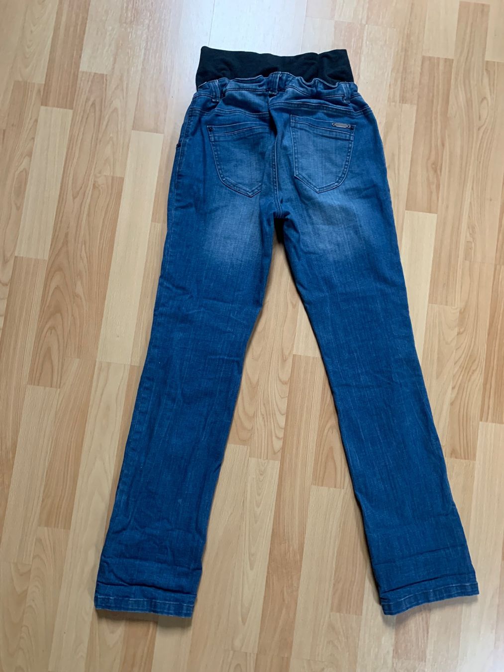 Jeans: Neuwertige Schwangerschaftsjeans gr. 36 – Usato da Huttwil venduto da Nanici 1