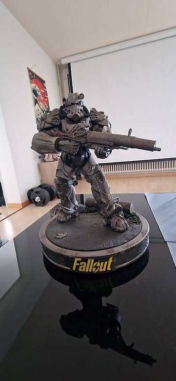 Statuette: Fallout Figur Maximus 25cm – Usato da Birr venduto da eisnov95