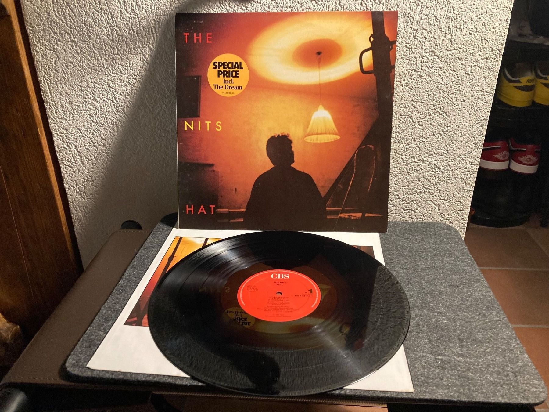 Dischi in vinile: The Nits - Hat – Usato da Fribourg venduto da Karushi