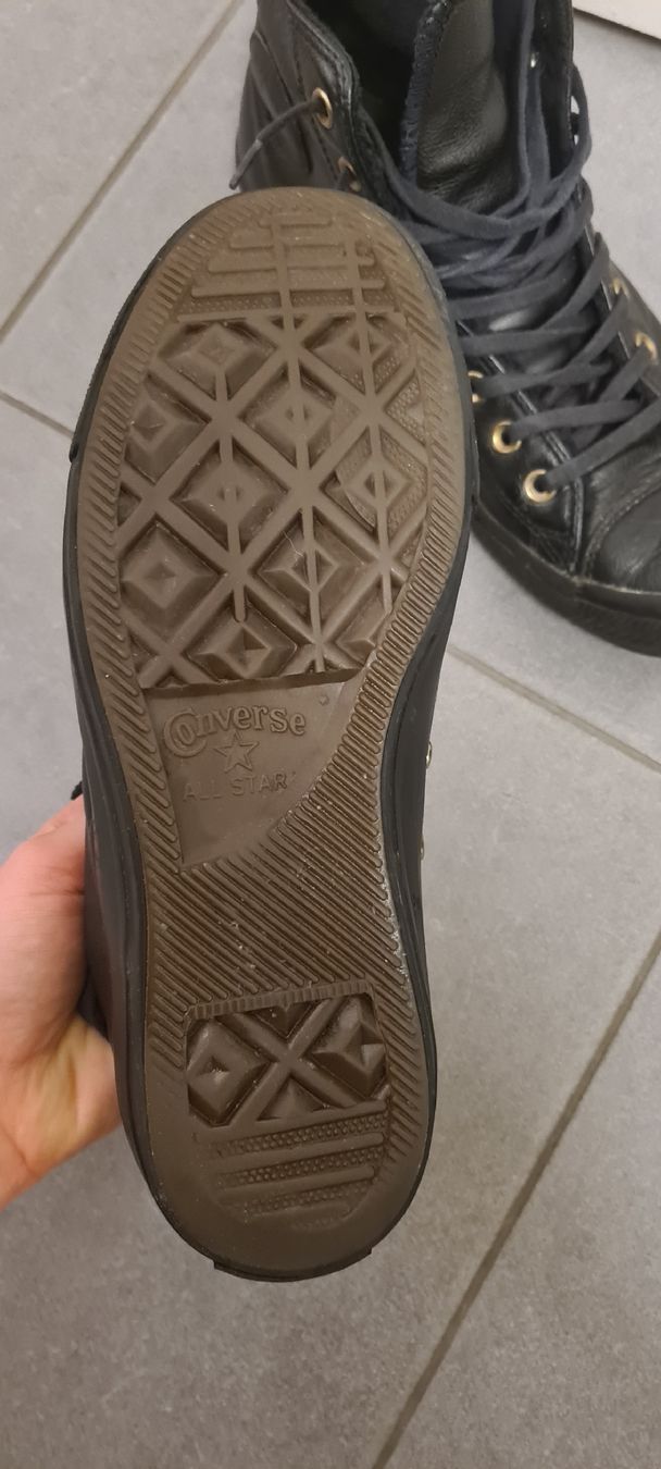 Converse Scarpe da uomo: Converse Leder Hightop Gr. 40 schwarz gold – Usato da Glattpark(Opfikon) venduto da ejo_m8fr 1