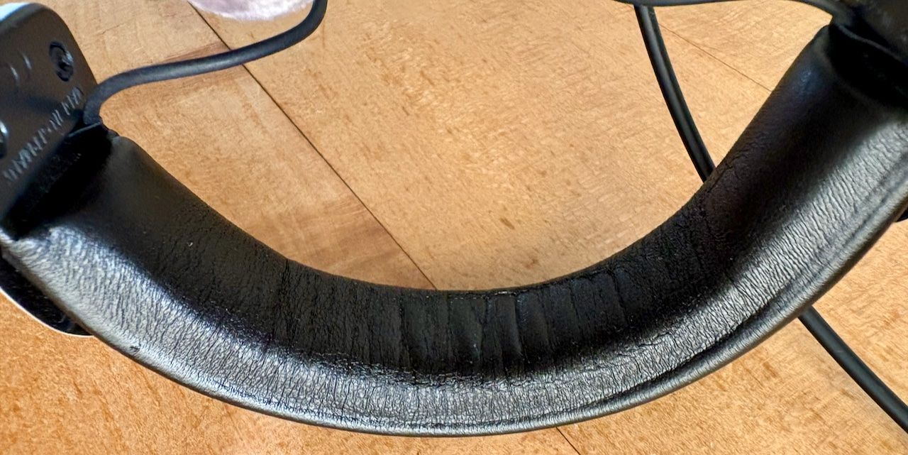Beyerdynamic Kopfhörer: Beyerdynamic DT 880 Studio-Kopfhörer halboffen – Gebraucht aus Zürich von SierraKilo 7