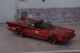 HotWheels Batmobil Rot COOL !!!!!!!!!!!!!!!!!!!!!!!