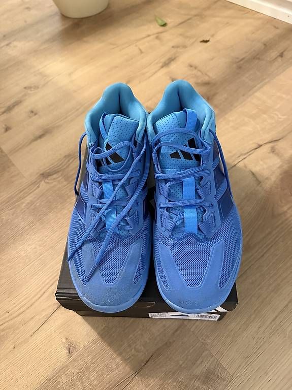 Adidas Scarpe da uomo: Adidas Courtstabil - Blau / Grösse 45 – Nuovo (secondo la descrizione) da Dübendorf venduto da ste_sky2 1