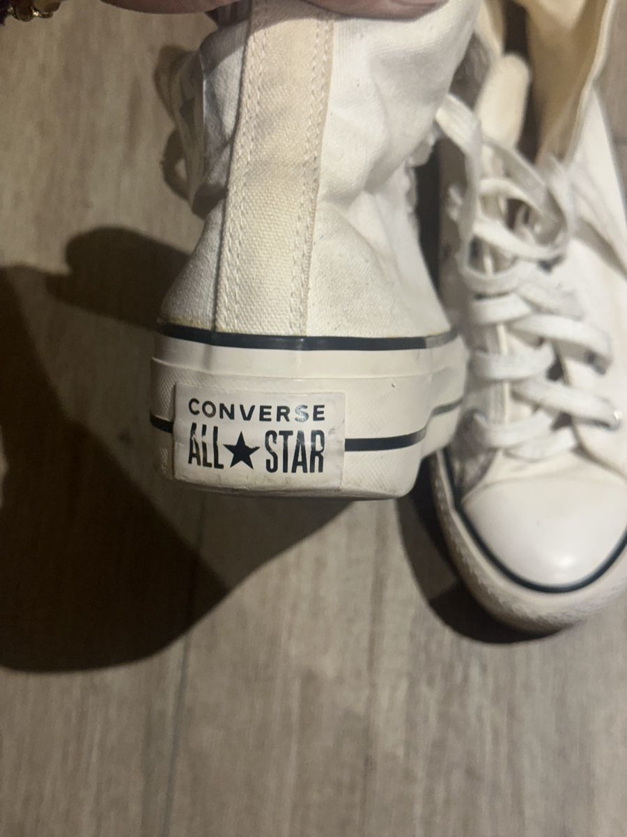 Scarpe da donna: Baskets Converse All Star blanches, pointure 38, état usagé – Nuovo (secondo la descrizione) da Chavannes-Renens venduto da pluvieux 1