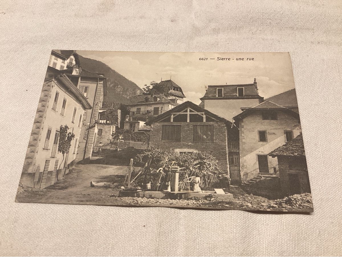 Ansichtskarten: Sierre une rue   carte rare – Gebraucht aus Luc (Ayent) von Rebouille