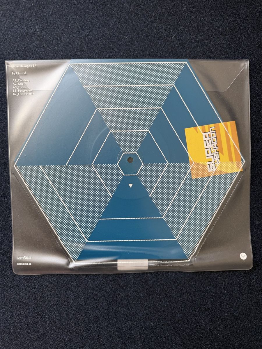 Schallplatten: SUPER HEXAGON EP REISSUE VINYL + Steam Key – Neu und originalverpackt aus Zürich von jankais3r